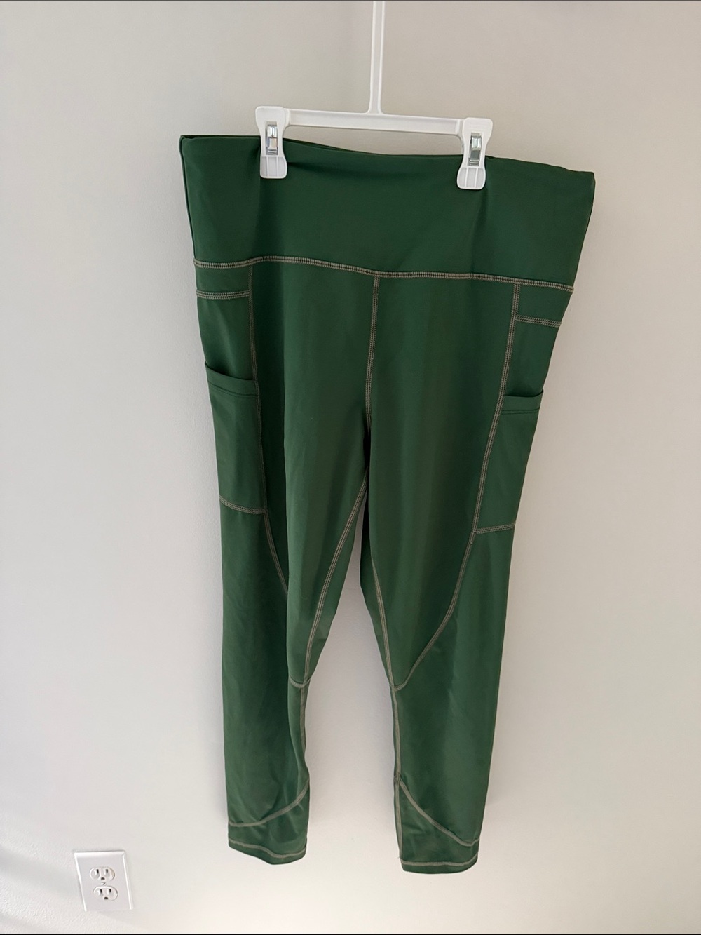 High-Waist Deep Green Pocket Leggings